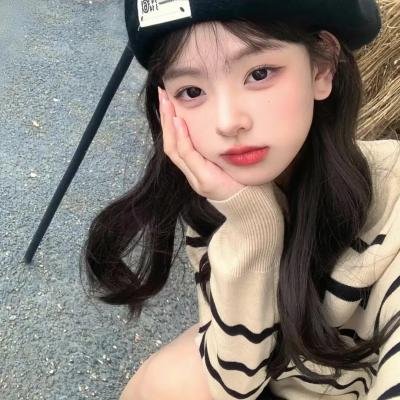 红妆挥拍破长空